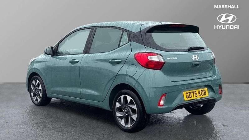New Hyundai i10 Advanced 63 HP (46 kW) 2025 Mangrove green Hatchback