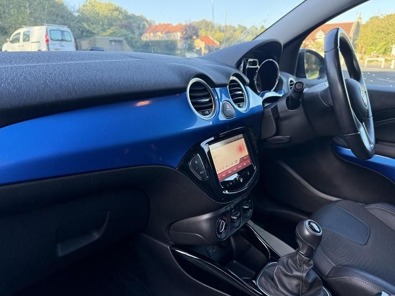 Second-hand Vauxhall Adam Rocks 115 CP (84 kW) 2015 Albastru Hatchback