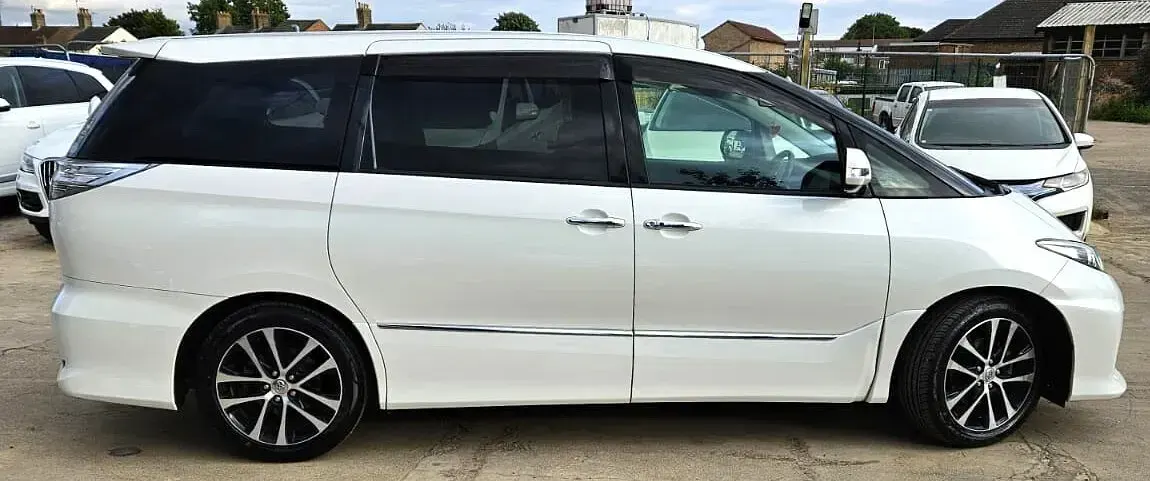 Used Toyota Estima 2026 White MPV