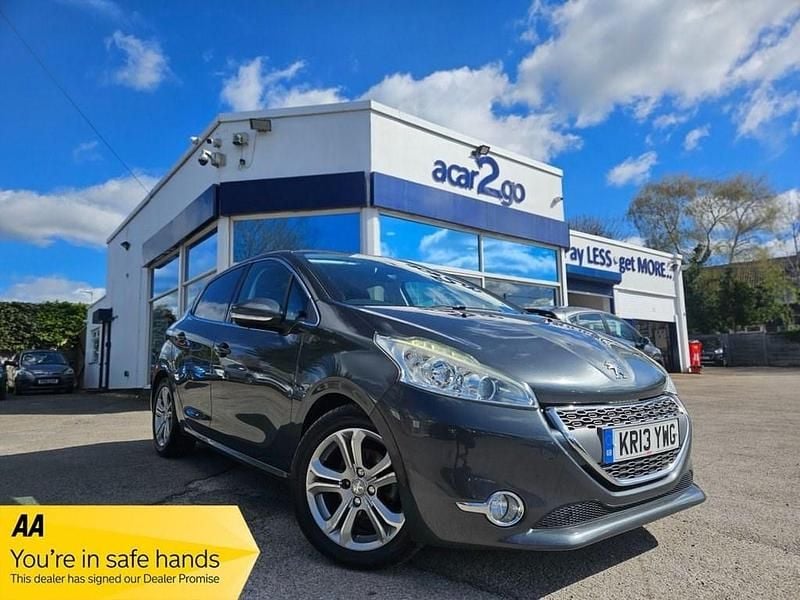Used Peugeot 208 Allure 92 HP (67 kW) 2013 Grey Hatchback