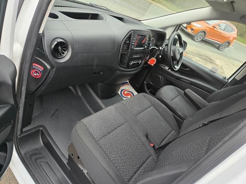 Used Mercedes e-Vito Progressive 85 kW (116 HP) 2023 White MPV
