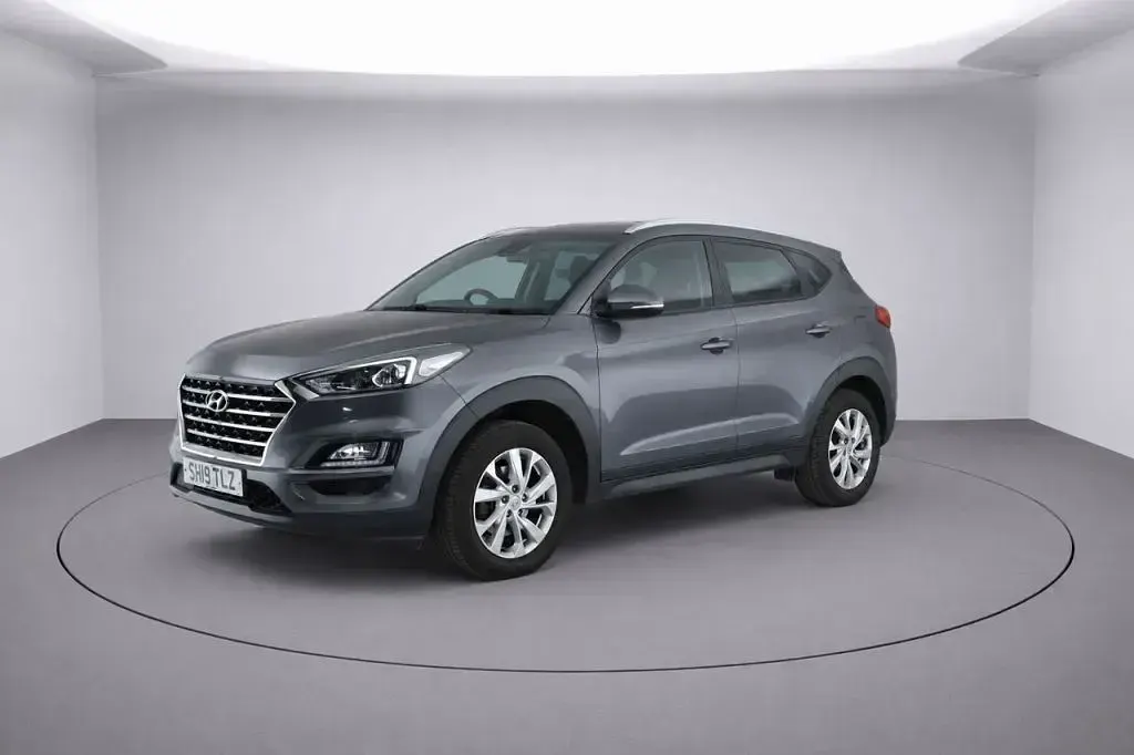 Used Hyundai Tucson SE 132 HP (97 kW) 2019 Grey SUV