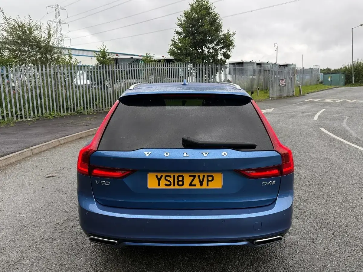 Used Volvo V90 R-Design Pro 190 HP (139 kW) 2018 Blue Estate