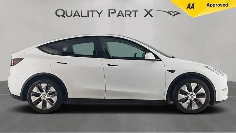 Used Tesla Model Y Long Range AWD 378 kW (514 HP) 2022 White SUV