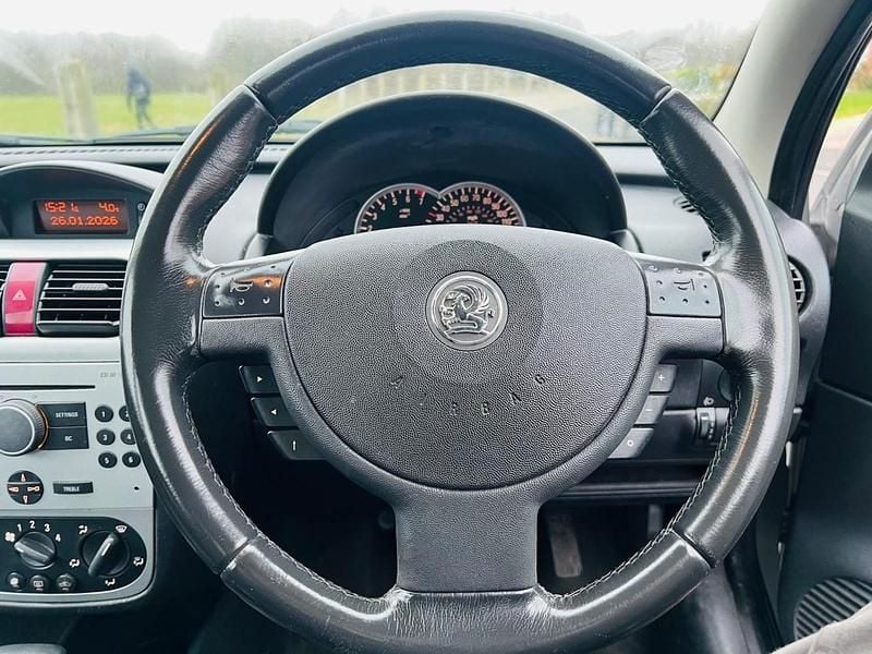 Used Vauxhall Corsa Design Edition 2004 Silver Hatchback