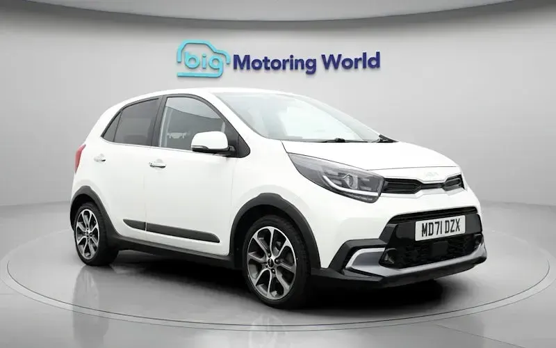 Used Kia Picanto X-Line 67 HP (49 kW) 2022 White Hatchback