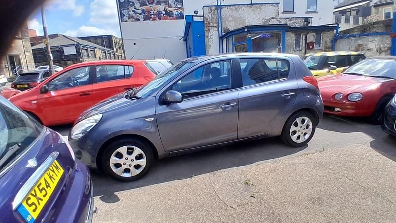 Grey Used 2011 Hyundai i20 Comfort Hatchback | £2,690 (Fair price) - Image 1/4