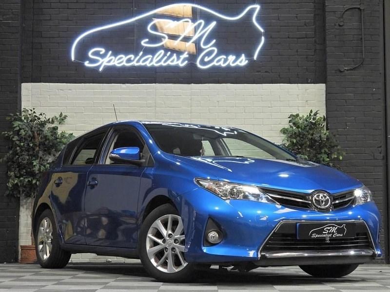 Used Toyota Auris Sport 90 HP (66 kW) 2013 Blue Hatchback