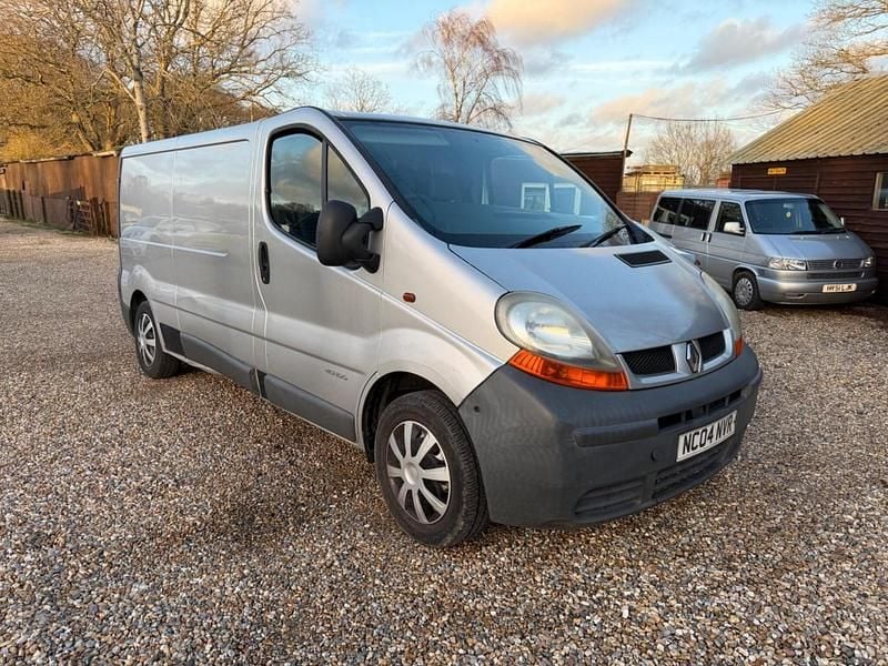 Used Renault Trafic 2004 Silver MPV