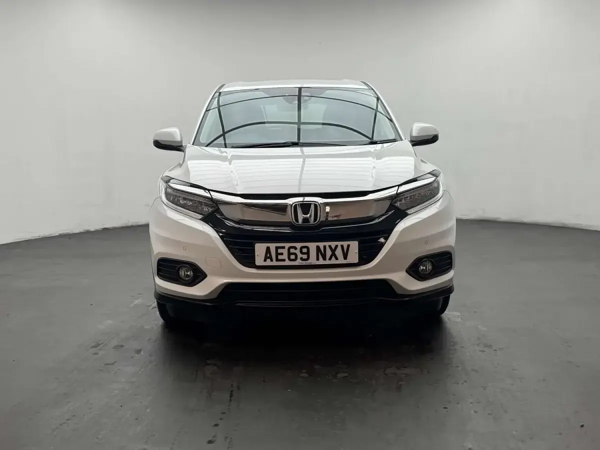 Used Honda HR-V SE 130 HP (95 kW) 2019 White SUV