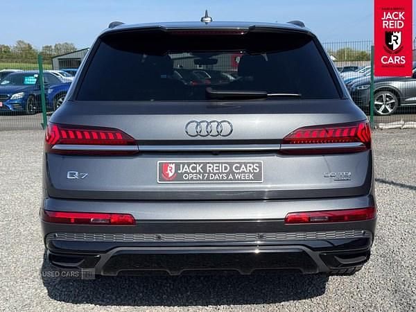 Usado Audi Q7 Black Edition 286 CV (210 kW) 2020 Gris SUV