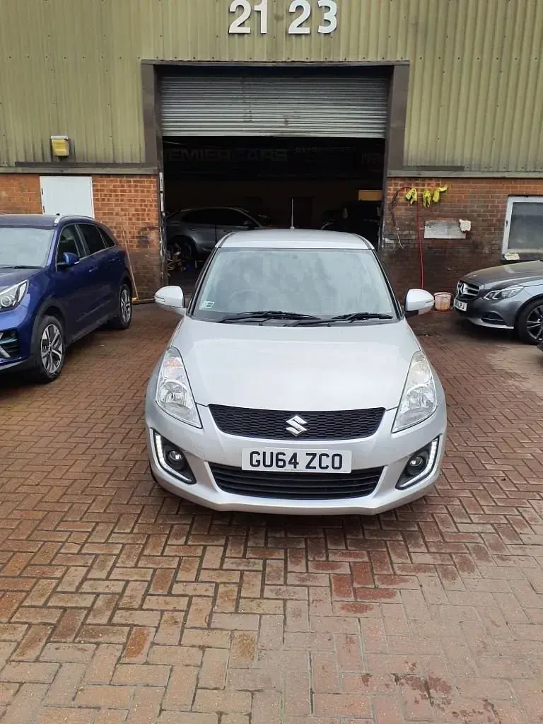 Usado Suzuki Swift SZ4 94 CV (69 kW) 2014 Plateado Utilitario
