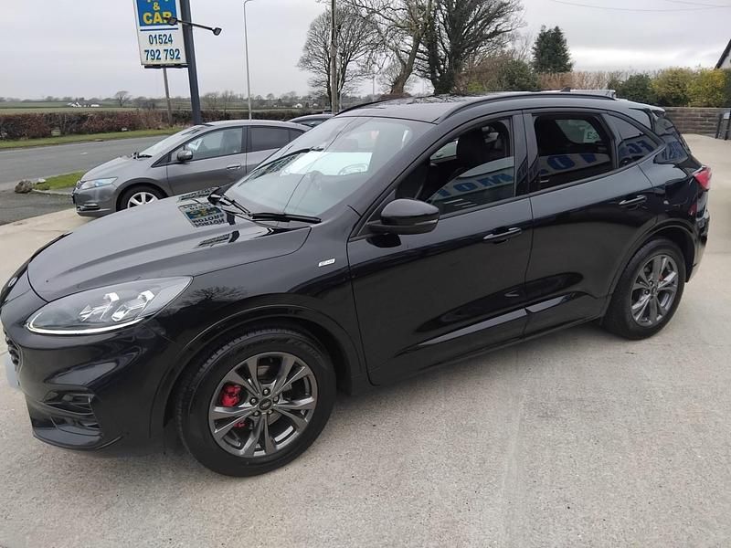Begagnad Ford Kuga ST-Line 2022 Svart SUV