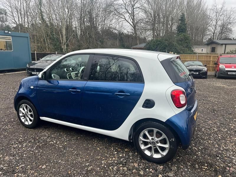 Used Smart ForFour Passion 71 HP (52 kW) 2015 Blue Hatchback