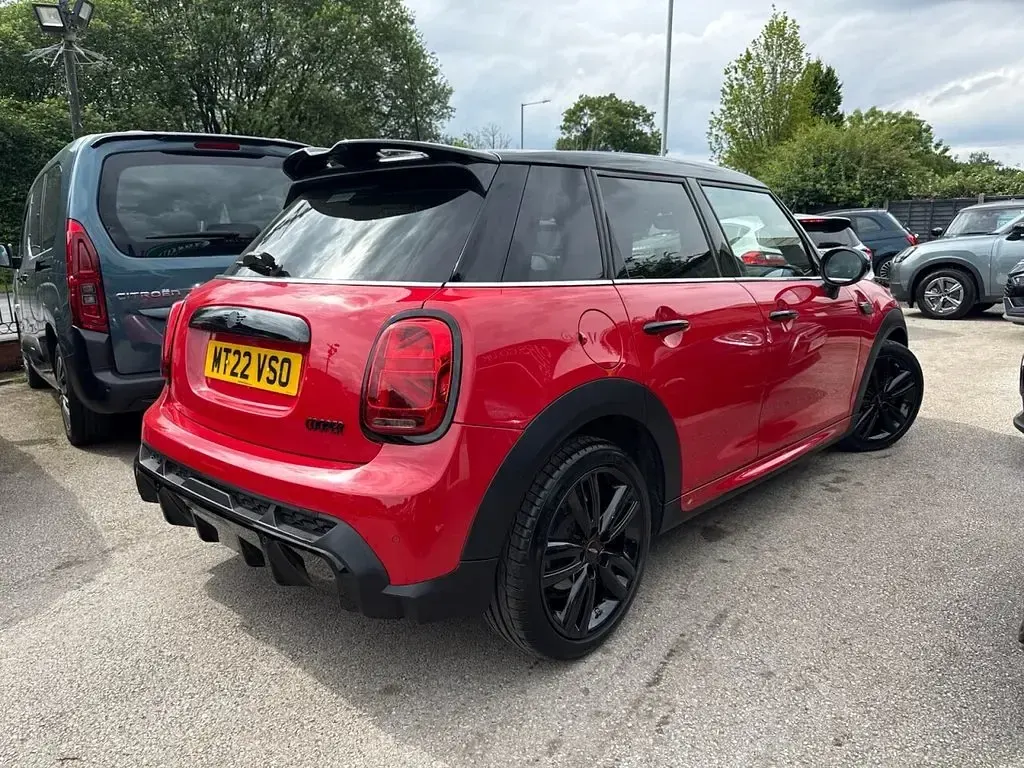 Used Mini Cooper Hatch 136 HP (100 kW) 2022 Red Hatchback