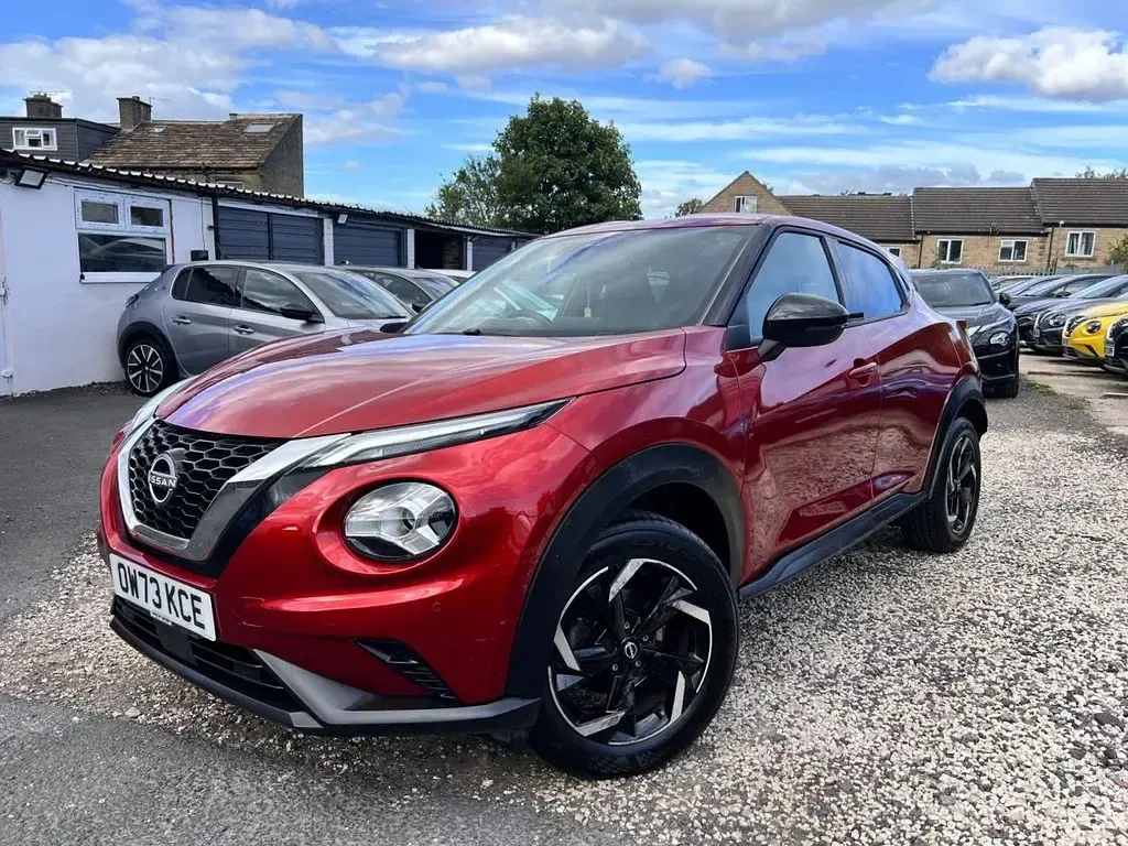 Used Nissan Juke N-Connecta 114 HP (83 kW) 2023 Red SUV