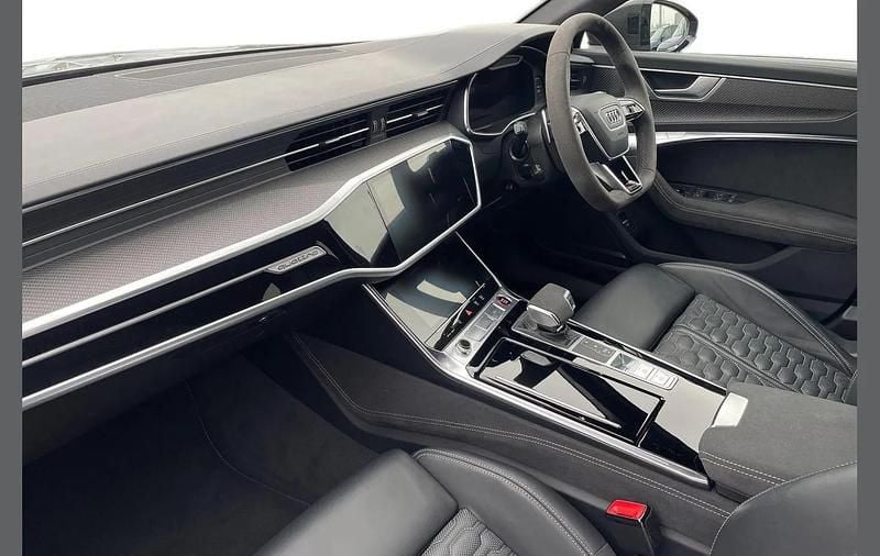 Begagnad Audi RS6 Design 620 HK (456 kW) 2023 Grå Kombi