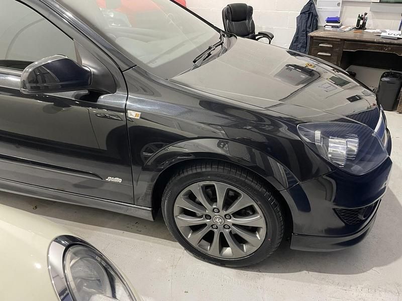 Second-hand Vauxhall Astra Sportive 2012 Negru Van