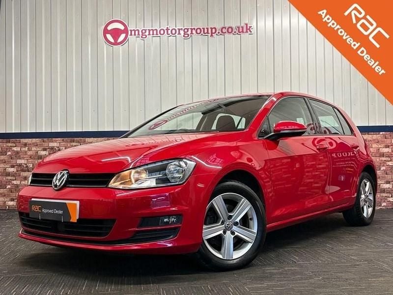 Used VW Golf VII Match 122 HP (89 kW) 2015 Red Hatchback
