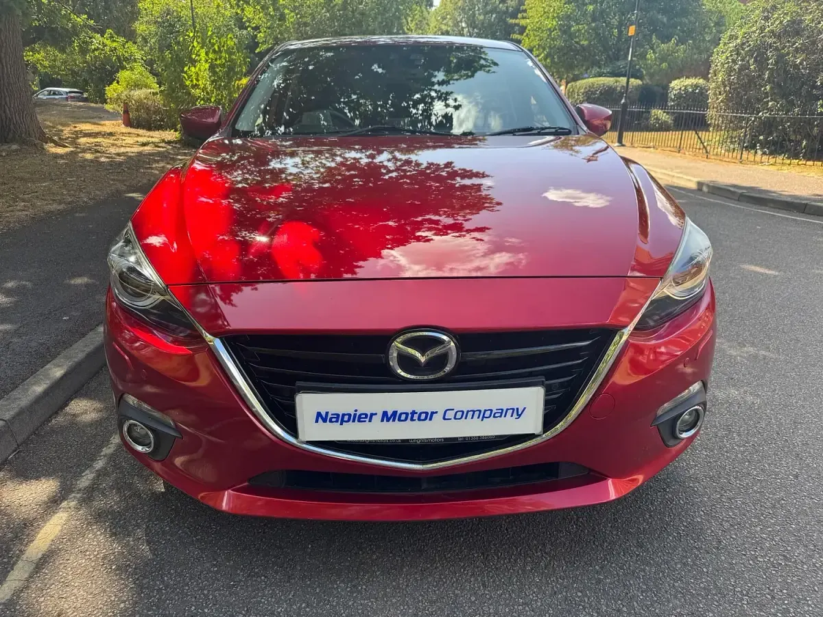 Used Mazda 3 Inclusive 165 HP (121 kW) 2015 Red Hatchback