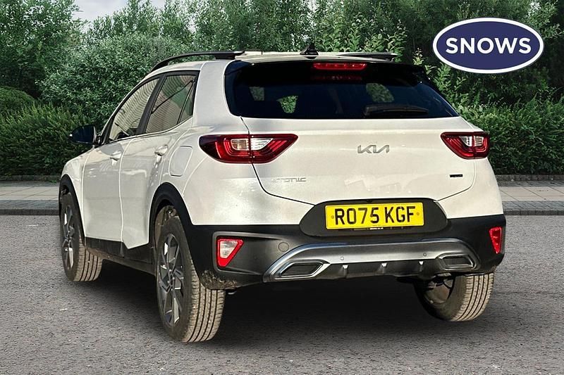 Used Kia Stonic GT-Line 100 HP (73 kW) 2025 White pearl SUV