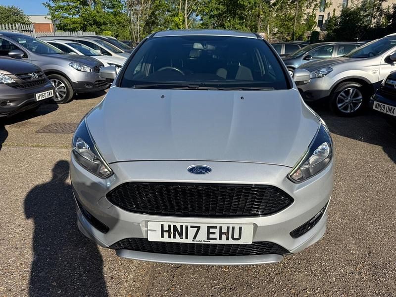 Used Ford Focus ST-Line 120 HP (88 kW) 2017 Silver Hatchback