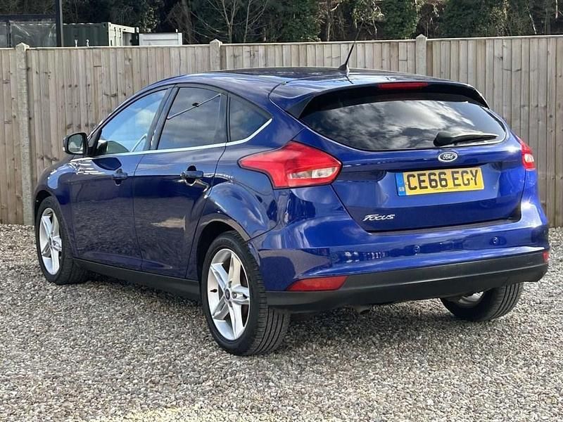 Used Ford Focus Titanium 120 HP (88 kW) 2016 Blue Hatchback
