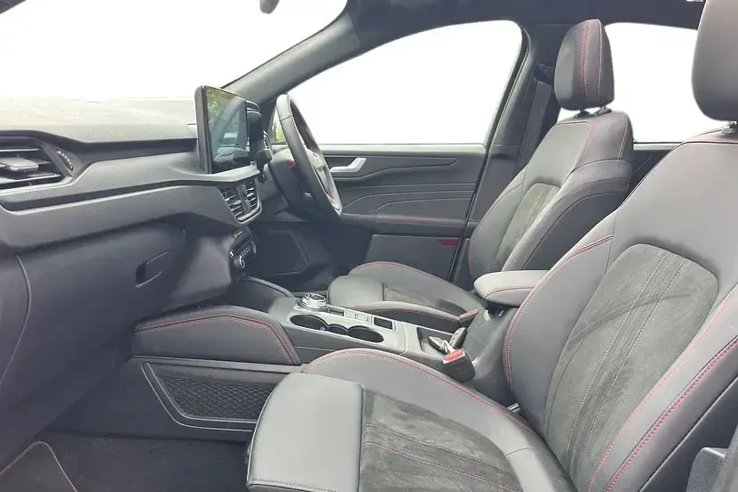 Used Ford Kuga ST-Line X 243 HP (178 kW) 2025 Frozen white SUV