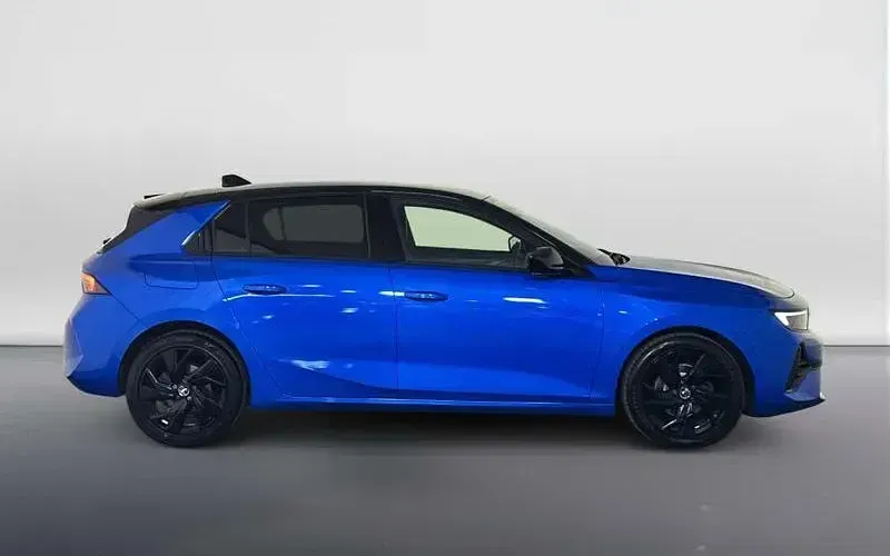 Used Vauxhall Astra S 131 HP (96 kW) 2023 Blue Hatchback