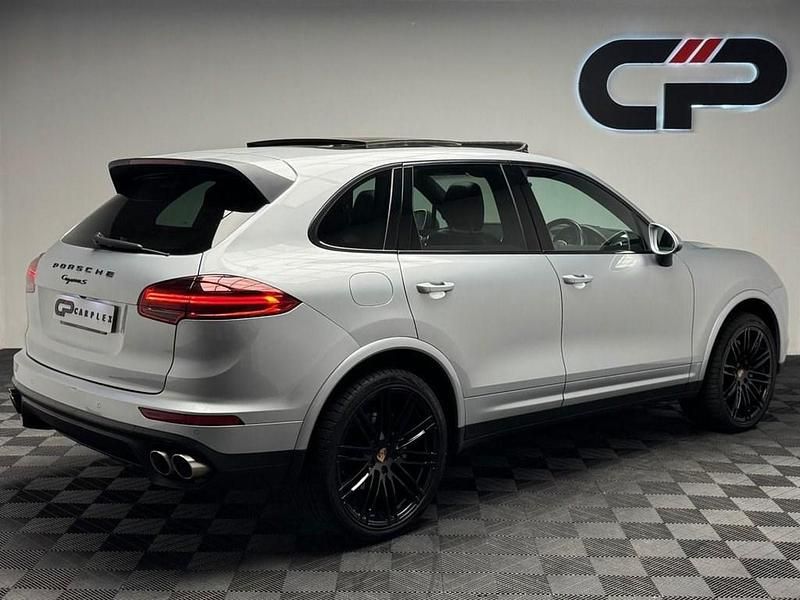 Used Porsche Cayenne 385 HP (283 kW) 2017 Silver SUV