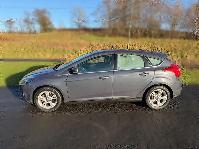 Used Ford Focus Zetec 115 HP (84 kW) 2012 Grey Hatchback