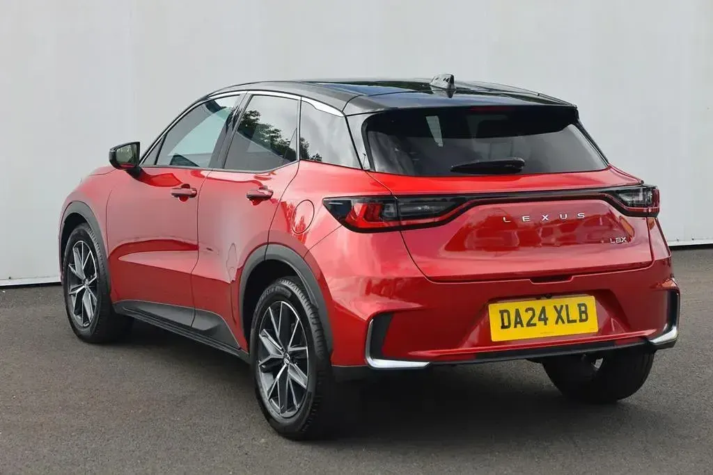 Used Lexus LBX 136 HP (100 kW) 2024 Red and black SUV