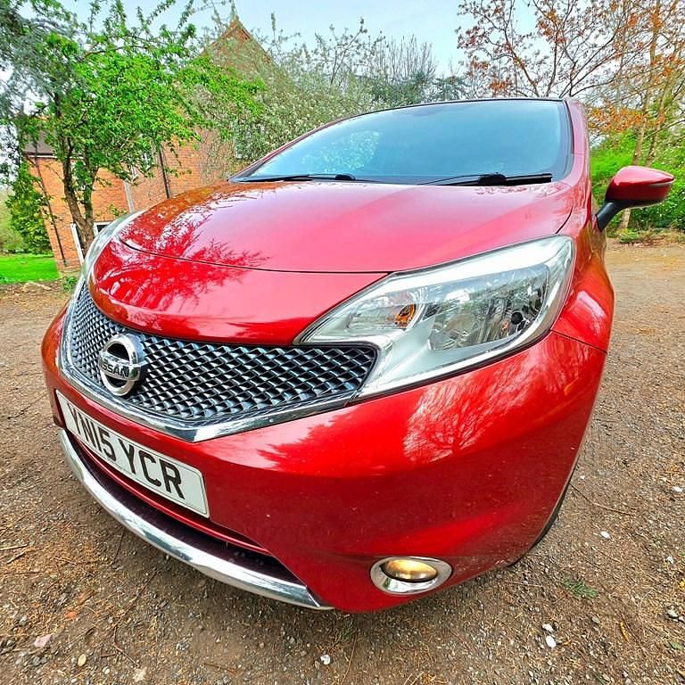 Begagnad Nissan Note Acenta Premium 90 HK (66 kW) 2015 Röd Halvkombi