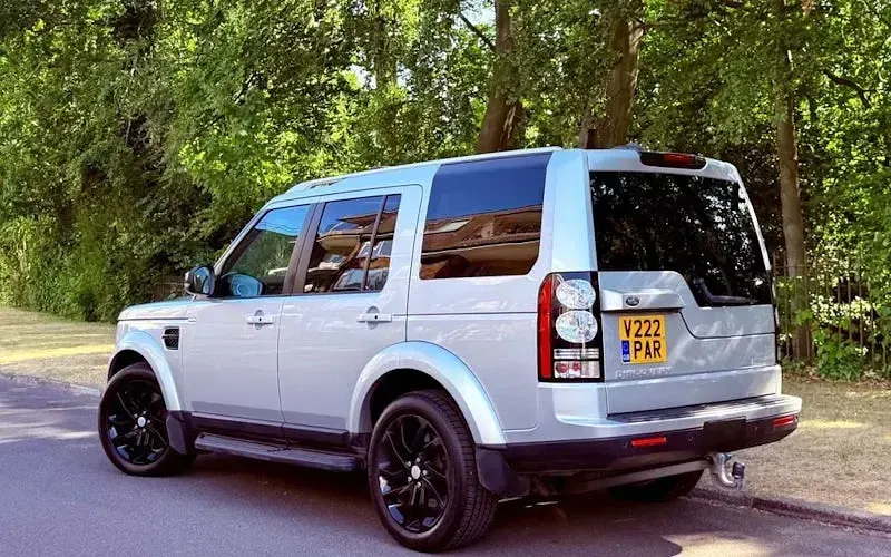 Used Land Rover Discovery Landmark 256 HP (188 kW) 2016 Silver SUV