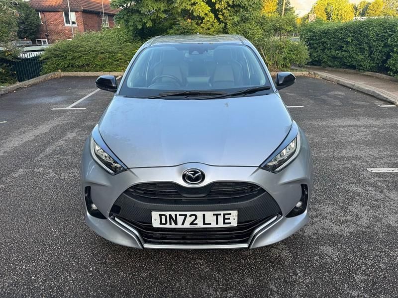 Używany Mazda 2 2022 Srebrny Hatchback