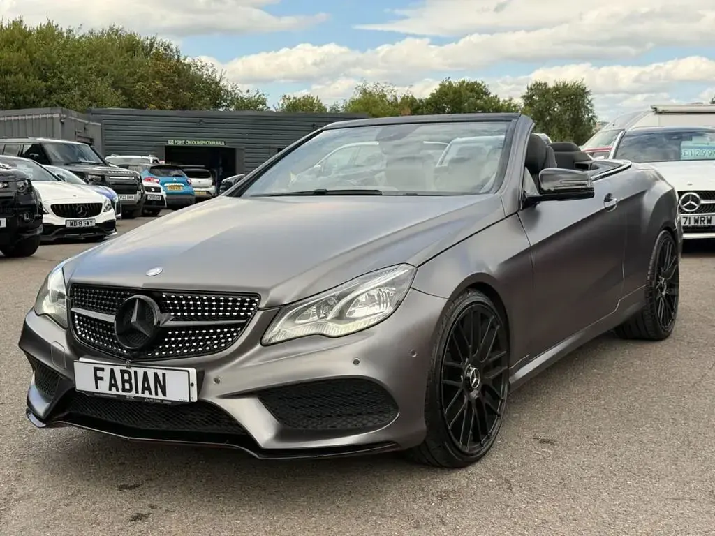 Used Mercedes E220 AMG 170 HP (125 kW) 2014 Red Cabriolet