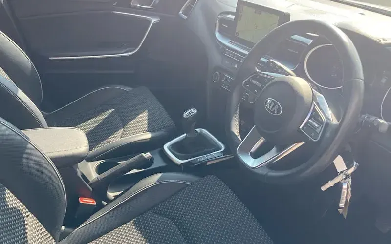 Used Kia Ceed 120 HP (88 kW) 2019 White Hatchback