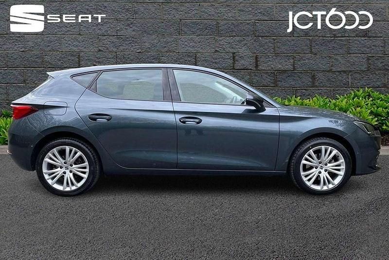 Second-hand Seat Leon SE Dynamic 108 CP (79 kW) 2022 Gri Hatchback