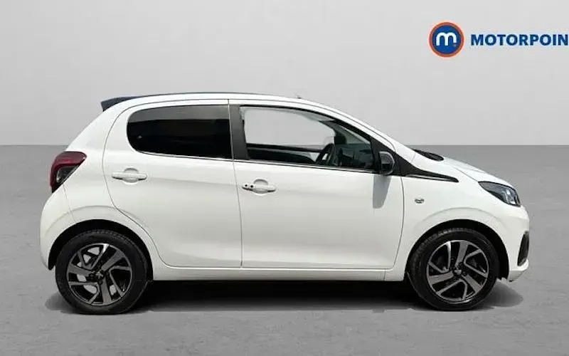 Used Peugeot 108 Allure 72 HP (52 kW) 2021 White Hatchback