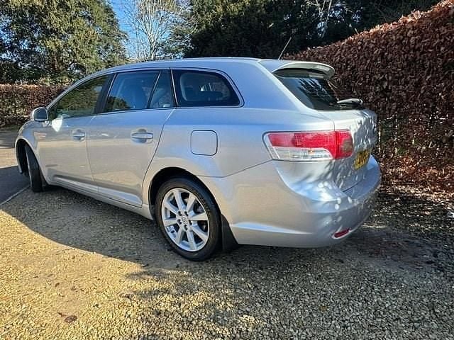 Used Toyota Avensis 146 HP (107 kW) 2009 Silver Estate