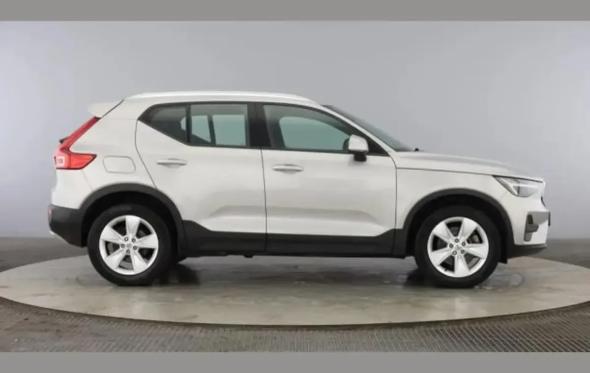 Used Volvo XC40 Core 163 HP (119 kW) 2022 Silver SUV