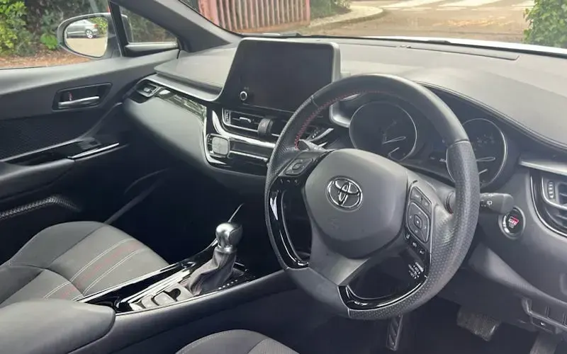 Used Toyota C-HR Sport 122 HP (89 kW) 2022 White SUV