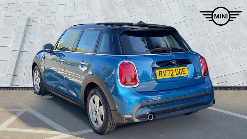Usado Mini Cooper Classic 134 HP (98 kW) 2022 Azul Citadino