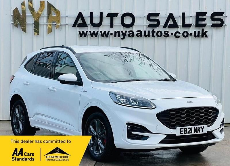 Usado Ford Kuga ST-Line 190 HP (139 kW) 2021 Branco SUV