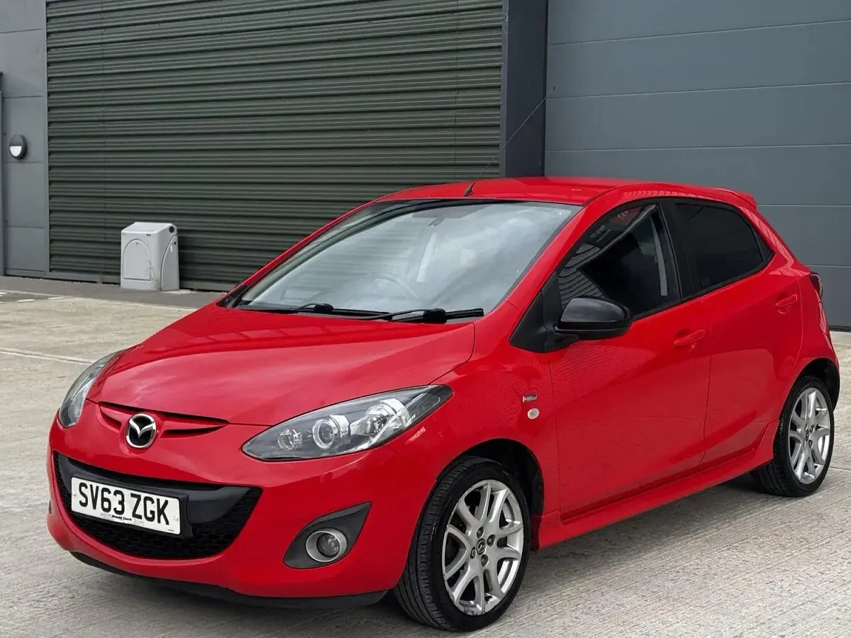 Used Mazda 2 Edition 84 HP (61 kW) 2013 Red Hatchback