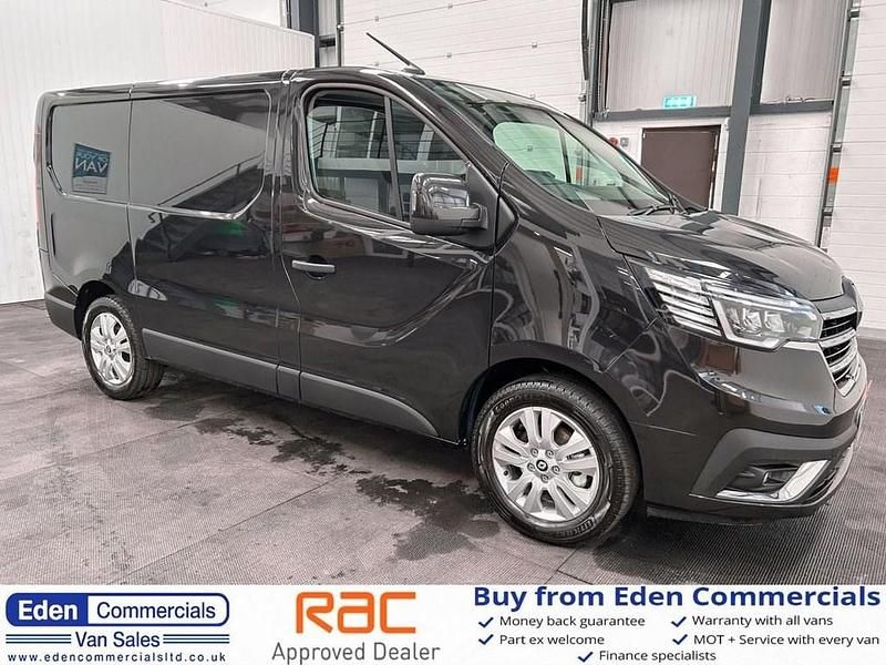 Begagnad Renault Trafic 150 HK (110 kW) 2024 Svart Minibuss