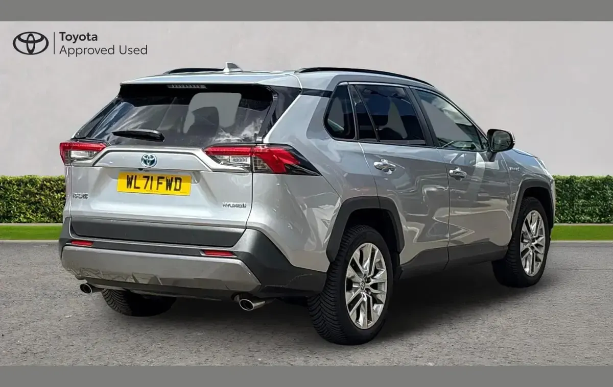 Used Toyota RAV4 Hybrid 214 HP (157 kW) 2022 Silver SUV