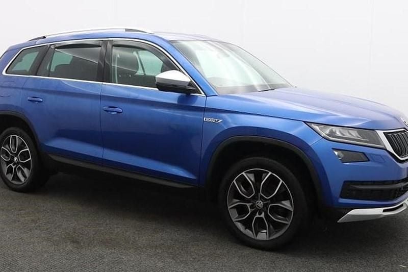 Used Skoda Kodiaq Scout 4x4 150 HP (110 kW) 2019 Race blue metallic SUV