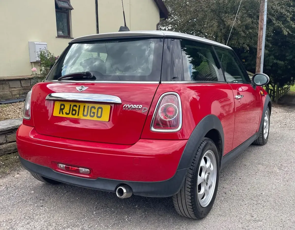 Used Mini Cooper D Hatch 110 HP (80 kW) 2012 Red Hatchback