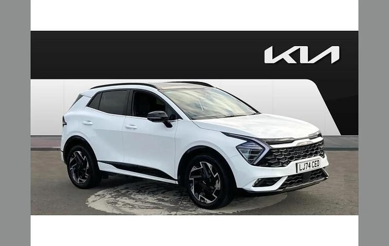 White Used 2025 Kia Sportage 4 SUV | £32,158 (Good price) - Image 1/4